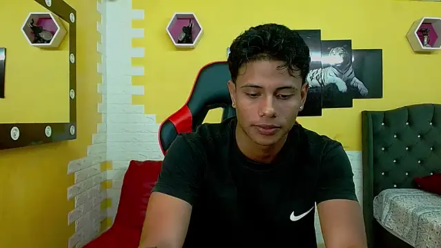 Snapshot of andrew_myersx chatting on January 2026 02:48:02 AM andrew myersx online show from January 2026 02:48:02 AM