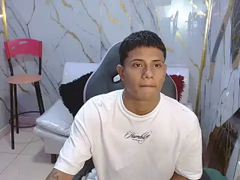 Snapshot of andrew_myersx chatting on March 2026 01:28:01 PM andrew myersx online show from March 2026 01:28:01 PM