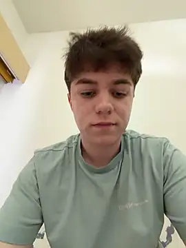 jaaydenx17 online show from April 2026 11:52:02 AM