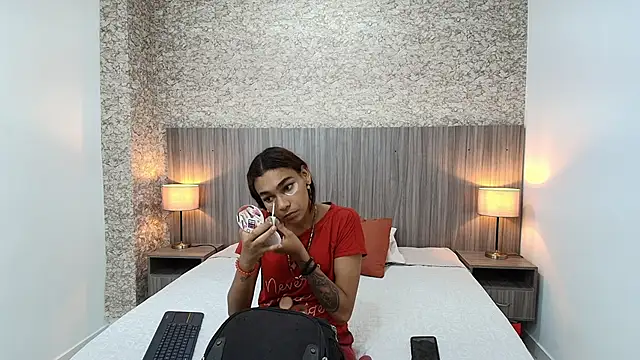 Snapshot of zoe_bermudez chatting on December 2025 11:28:02 AM zoe bermudez online show from December 2025 11:28:02 AM