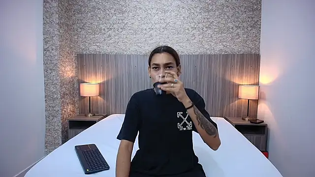 Snapshot of zoe_bermudez chatting on December 2025 11:51:01 AM zoe bermudez online show from December 2025 11:51:01 AM