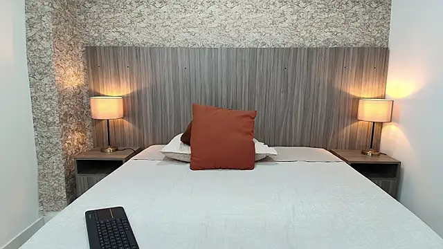 Snapshot of zoe_bermudez chatting on December 2025 11:08:01 AM zoe bermudez online show from December 2025 11:08:01 AM