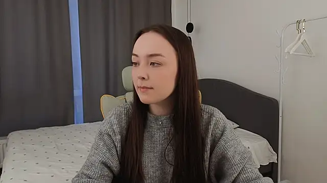 fallin lovee online show from March 2026 01:05:01 PM