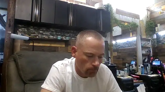 Snapshot of MISTERANDDEMI chatting on May 2026 05:24:02 AM MISTERANDDEMI online show from May 2026 05:24:02 AM