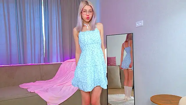 MidnightLily  online show from February 2026 03:49:02 AM