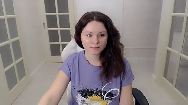 Snapshot of LondonMiley chatting on December 2025 07:54:02 PM LondonMiley online show from December 2025 07:54:02 PM