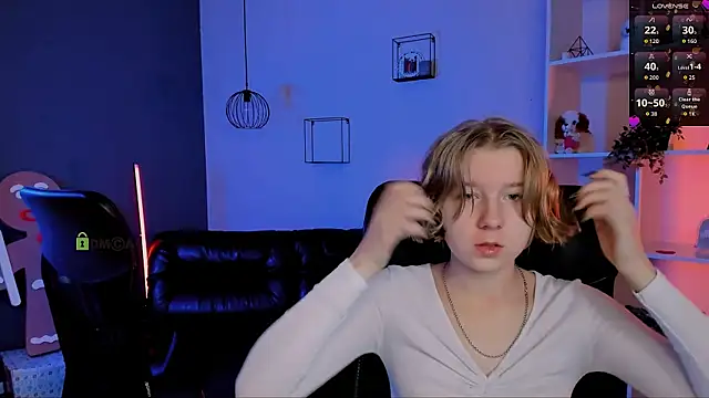 Snapshot of lizzie_boom_ chatting on December 2025 08:16:02 PM lizzie boom online show from December 2025 08:16:02 PM