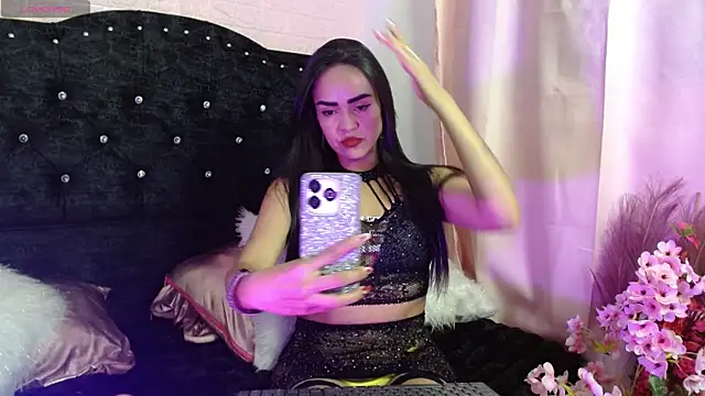 Ambar Rouxee online show from January 2026 08:01:01 PM