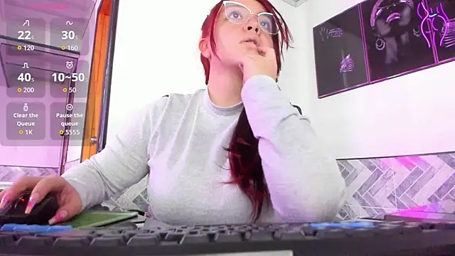 Isaa Tyler online show from December 2025 04:59:02 PM