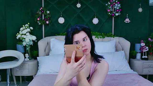 Snapshot of Milana_Cold chatting on January 2026 05:43:02 AM Milana Cold online show from January 2026 05:43:02 AM