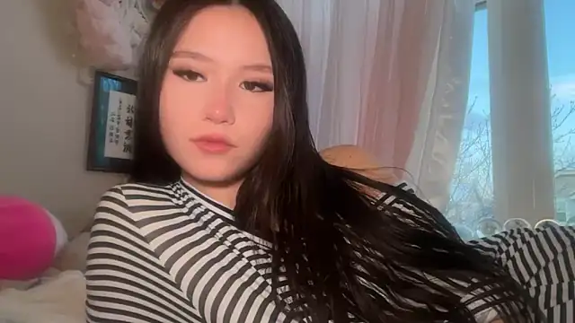 luvvivii online show from April 2026 01:42:01 AM