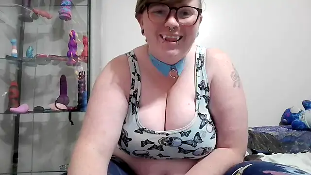 Snapshot of Pupghostt chatting on December 2025 07:43:01 PM Pupghostt online show from December 2025 07:43:01 PM