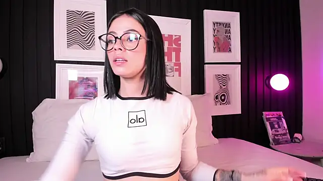 Snapshot of leslie_thompson chatting on January 2026 07:28:02 PM leslie thompson online show from January 2026 07:28:02 PM