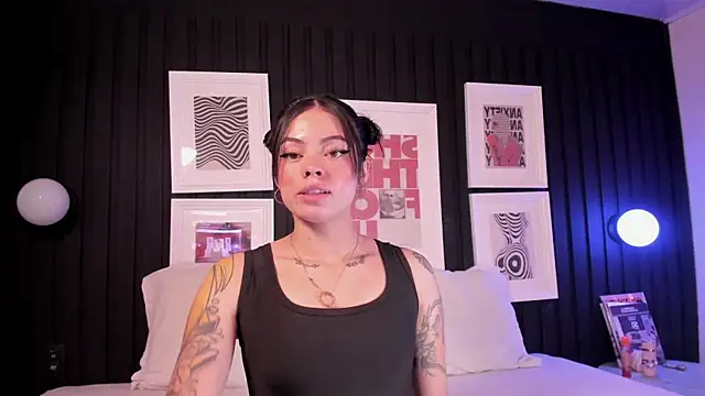 Snapshot of leslie_thompson chatting on January 2026 07:52:02 PM leslie thompson online show from January 2026 07:52:02 PM