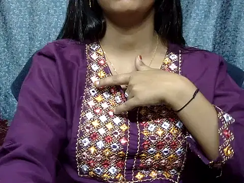 Snapshot of cute_Dirty_Diva chatting on May 2026 04:12:02 PM cute Dirty Diva online show from May 2026 04:12:02 PM