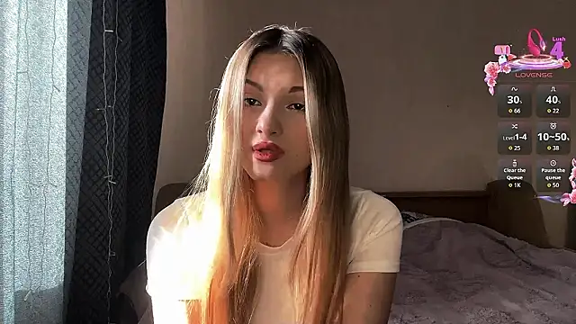 Snapshot of EmllyLighty chatting on February 2026 08:41:01 AM EmllyLighty online show from February 2026 08:41:01 AM