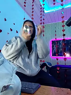 ashley-17 online show from February 2026 04:42:01 AM