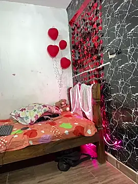 TheSexyLaura online show from February 2026 09:10:01 PM