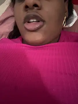 amorasecy online show from April 2026 02:03:01 PM