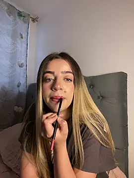 cute emmma online show from February 2026 11:32:02 AM