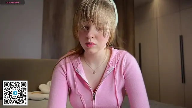 steffi meoww online show from April 2026 09:15:02 PM