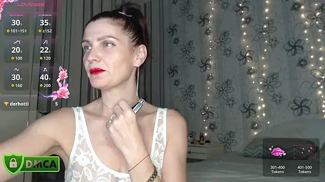 Snapshot of LindaXSteve chatting on September 2025 09:41:02 PM LindaXSteve online show from September 2025 09:41:02 PM