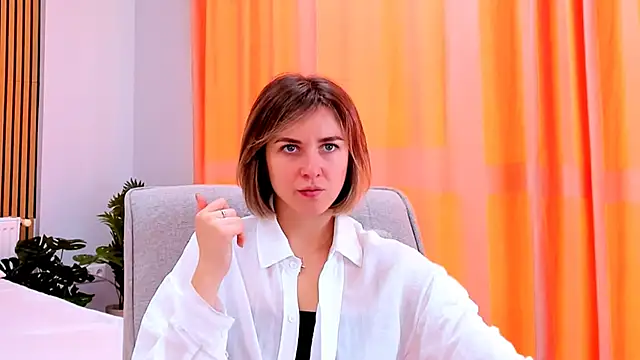 EmeraldGlow online show from April 2026 02:58:01 PM