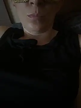 SexyMamiVee online show from April 2026 04:21:01 PM