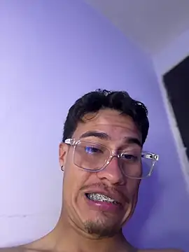 Latin Paisa Boy online show from May 2026 04:30:02 AM