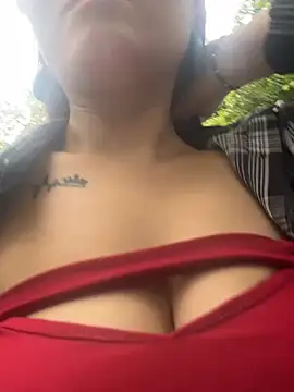 Snapshot of Molly-xiao chatting on May 2026 08:32:01 AM Molly-xiao online show from May 2026 08:32:01 AM