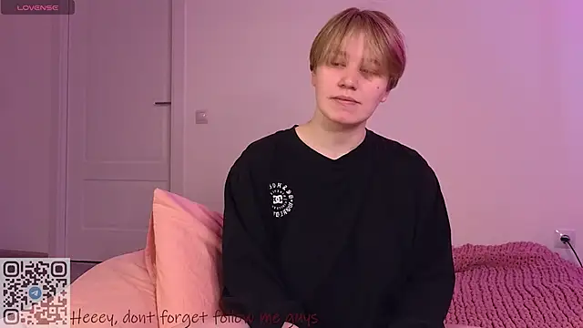 starsonthesky online show from April 2026 12:18:02 PM