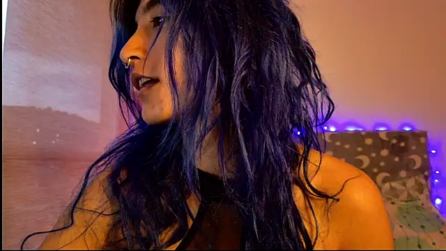 Snapshot of LunaisBack chatting on March 2026 11:10:01 PM LunaisBack online show from March 2026 11:10:01 PM