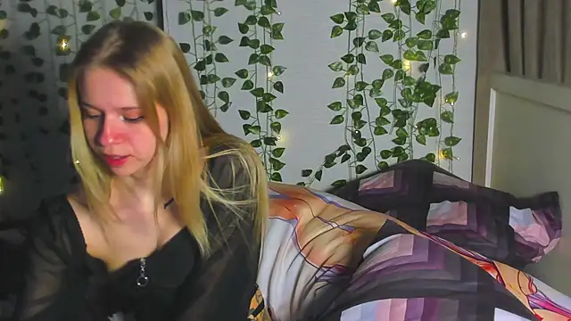 Cute Madam online show from January 2026 10:33:02 PM