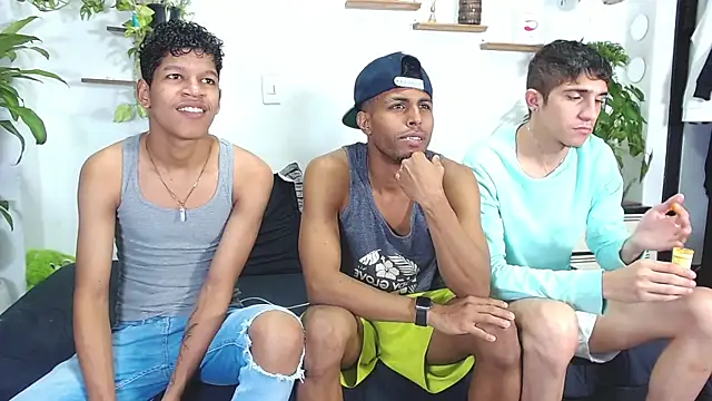 Interracial Snow Bunny online show from February 2026 11:13:01 PM