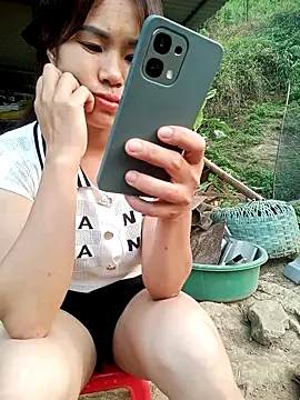 congchua977 online show from April 2026 10:24:02 AM