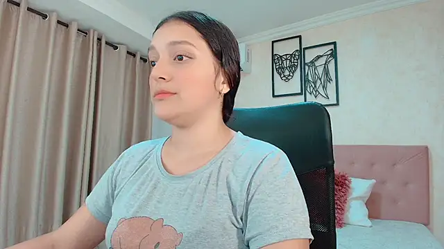 Snapshot of littlemolly_walcott chatting on June 2026 08:24:01 PM littlemolly walcott online show from June 2026 08:24:01 PM