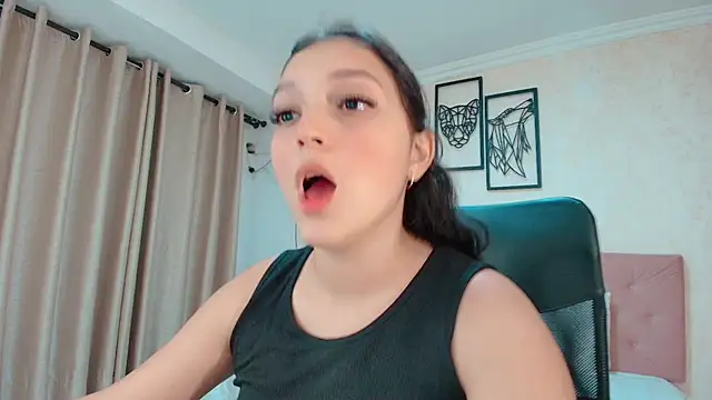 Snapshot of littlemolly_walcott chatting on July 2026 12:51:01 AM littlemolly walcott online show from July 2026 12:51:01 AM
