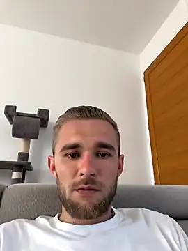 Benjamiinlt online show from April 2026 04:44:02 PM