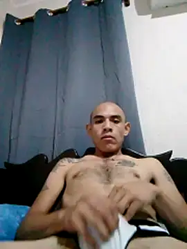 Snapshot of RuEnEd chatting on February 2026 03:17:02 PM RuEnEd online show from February 2026 03:17:02 PM