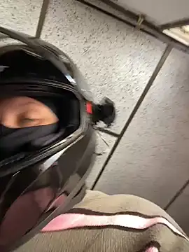 Scarlet auraa online show from April 2026 07:32:01 PM