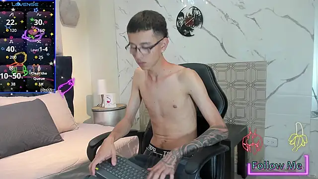 Snapshot of asher_lux chatting on April 2026 08:51:01 PM asher lux online show from April 2026 08:51:01 PM