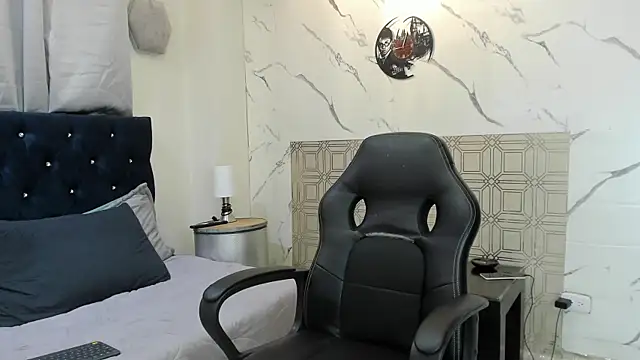 Snapshot of asher_lux chatting on April 2026 07:58:01 PM asher lux online show from April 2026 07:58:01 PM