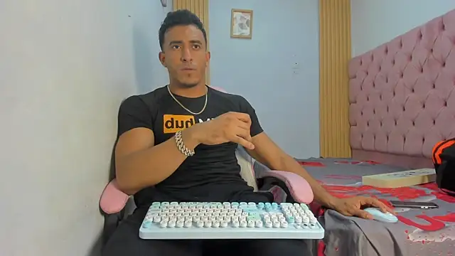 axelsavage042 online show from January 2026 07:41:01 PM