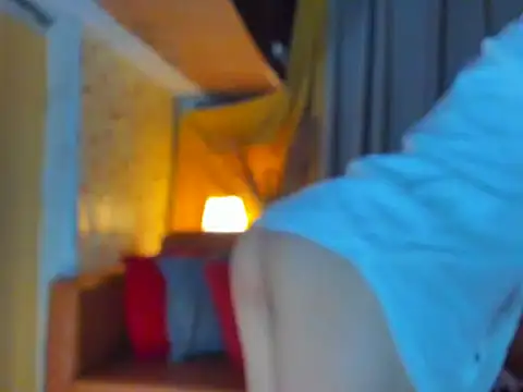 Snapshot of Andrea_bricks06 chatting on December 2024 03:50:02 AM Andrea bricks06 online show from December 2024 03:50:02 AM