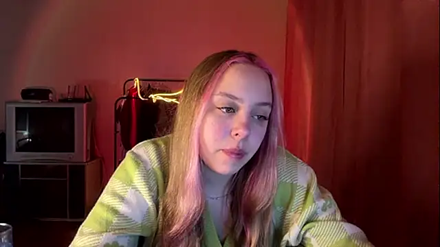 Snapshot of ZoraDearmon chatting on February 2026 09:33:01 PM ZoraDearmon online show from February 2026 09:33:01 PM