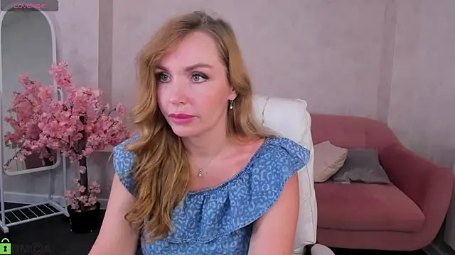 Snapshot of Marie_Hayes chatting on June 2026 01:33:01 AM Marie Hayes online show from June 2026 01:33:01 AM