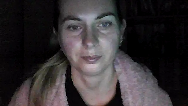 VikiLove765 online show from January 2026 12:02:01 AM