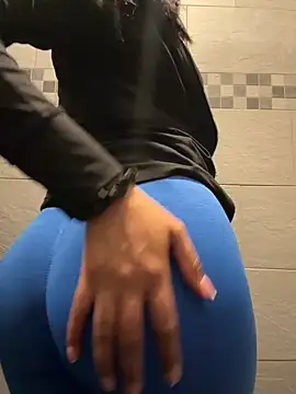 AnahiSkye online show from April 2026 06:09:01 PM