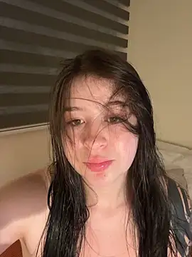 Snapshot of evelynrosess1 chatting on April 2026 12:57:01 AM evelynrosess1 online show from April 2026 12:57:01 AM