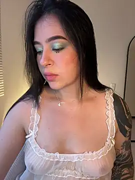 Snapshot of evelynrosess1 chatting on June 2026 10:59:01 PM evelynrosess1 online show from June 2026 10:59:01 PM